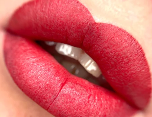 How to Permanently Colour Lips